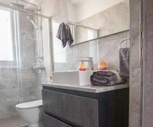 On The Breeze 1 * بلدة كوس